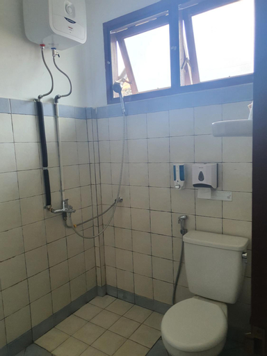 Bathroom 11