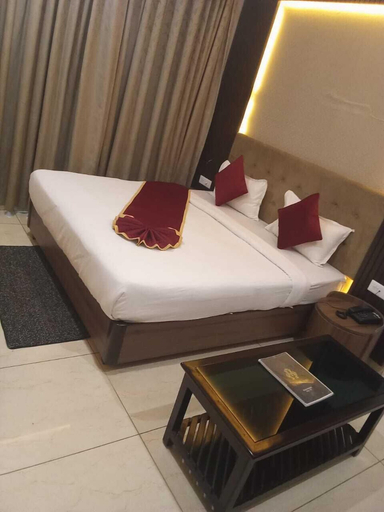 Bedroom 2, Kashi family stay, Varanasi