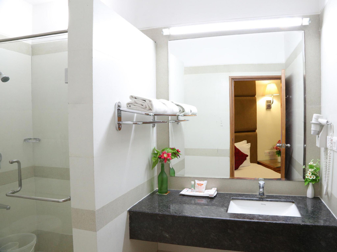 Bathroom 7