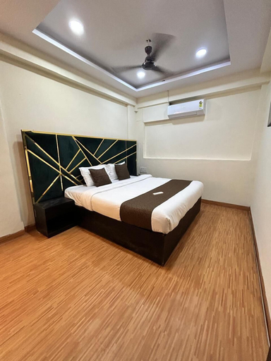 Bedroom 4, Hotel Grand Villa, Mumbai Suburban