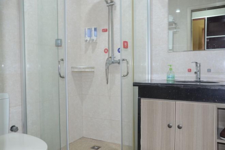 Bathroom, Shenzhou Business Hotel, Huai'an