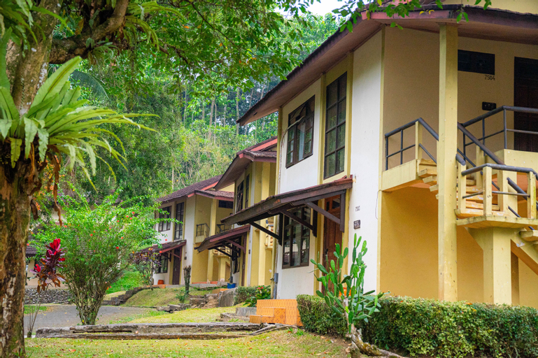 Exterior 17