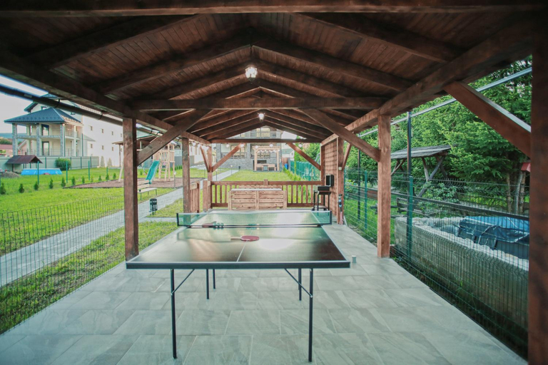 Others 3, Saliuk Lodge, Svaliavs'kyi