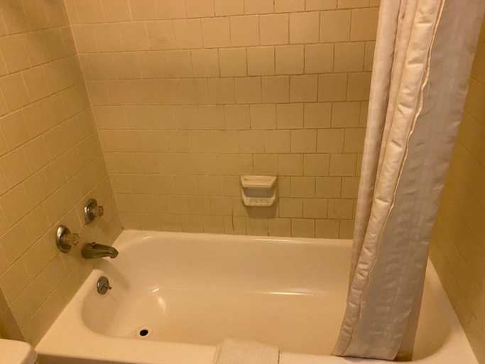 Bathroom 1, Budget Inn, Houston