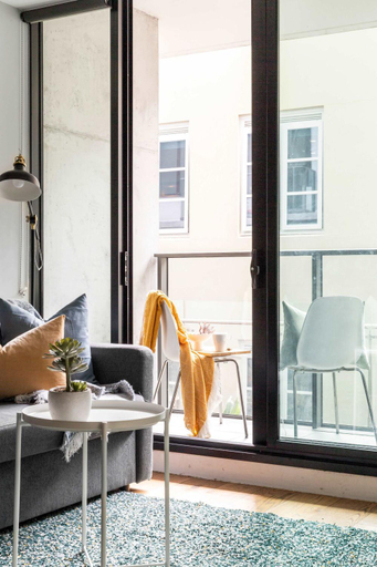Others 5, A 2BR Apt Next to Southern Cross, FREE Parking, Melbourne