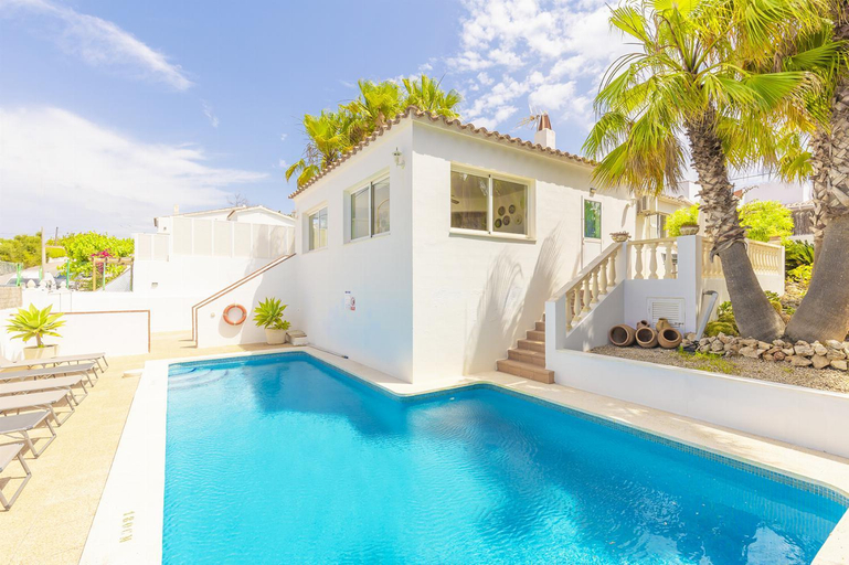 Others 4, Villa Palmera, Baleares