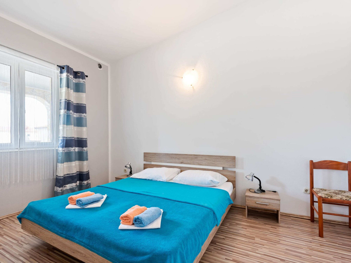 Bedroom 3, Snug Apartment in Vir near Sea, Vir