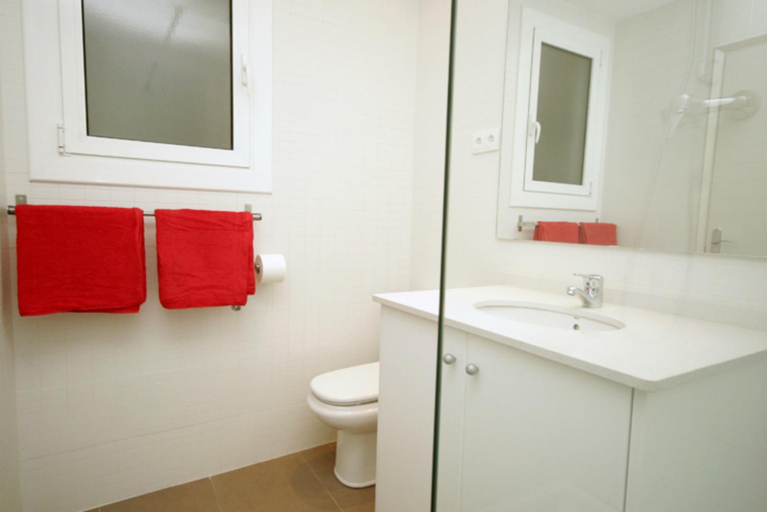 Bathroom 2, Sant Antoni Market, Barcelona