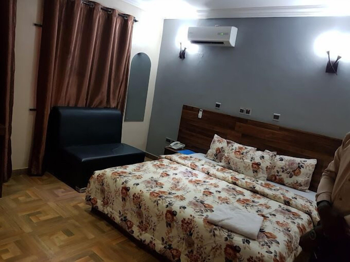 Bedroom 3, Keem Hotel and Suites, Obafemi-Owode