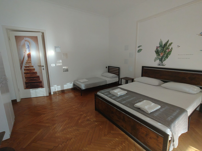Others 4, Dock Bay Lodge Hostel, Trieste