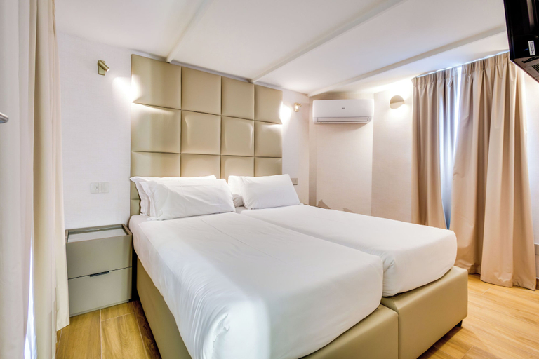 Bedroom 5, Relais Badoer, Rome