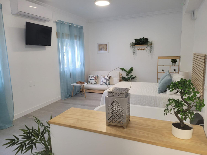 Others 3, APARTAMENTO DELUXE JACUZZI WHITE y JACUZZI BLACK, Cádiz