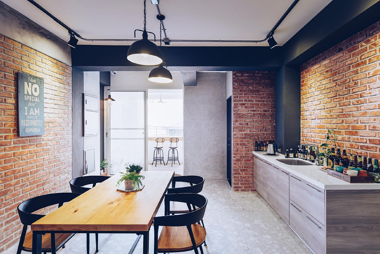 Others 3, Mutter Apartment, Tainan
