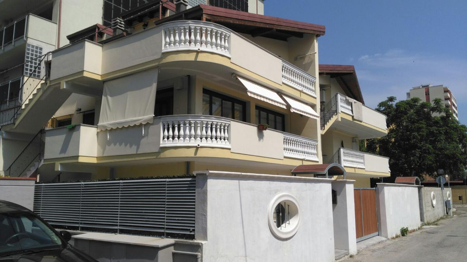 Others 2, VILLA ANNAMARIA, Pescara