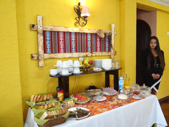 Others 4, Hostal Bivouac, Pedro Domingo Murillo