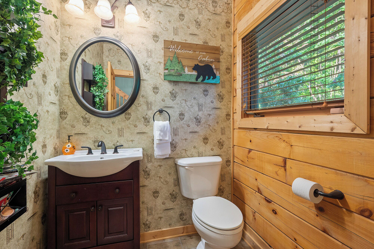 Bathroom 3, Now and Forever, Sevier