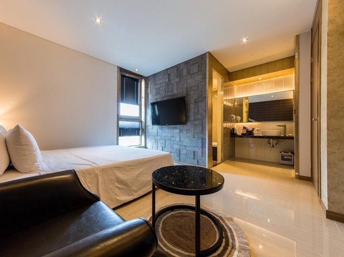 Bedroom 13