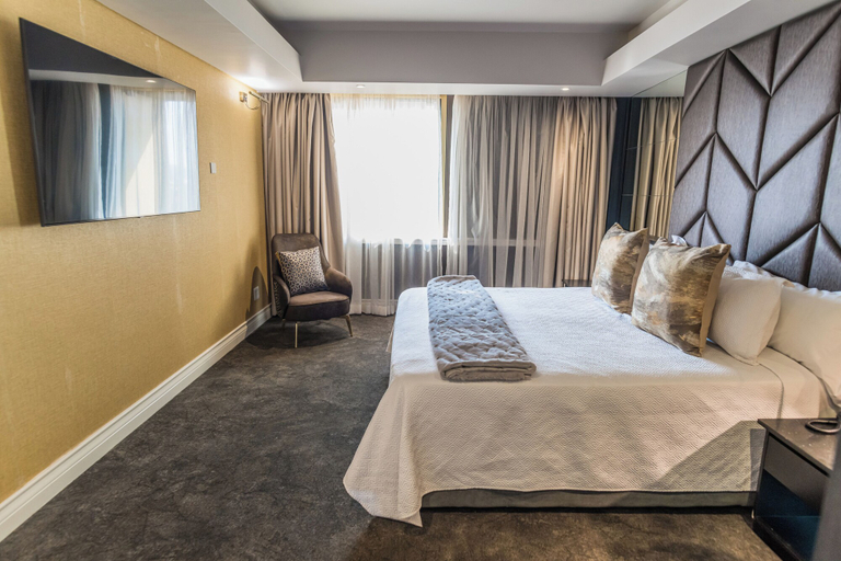 Bedroom 4, Rainbow Towers Hotel And Conference Centre, Harare