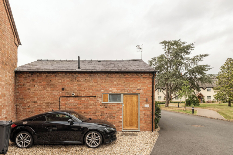Exterior & Views 2, The Coach House Retreat in Warwickshire, Warwickshire