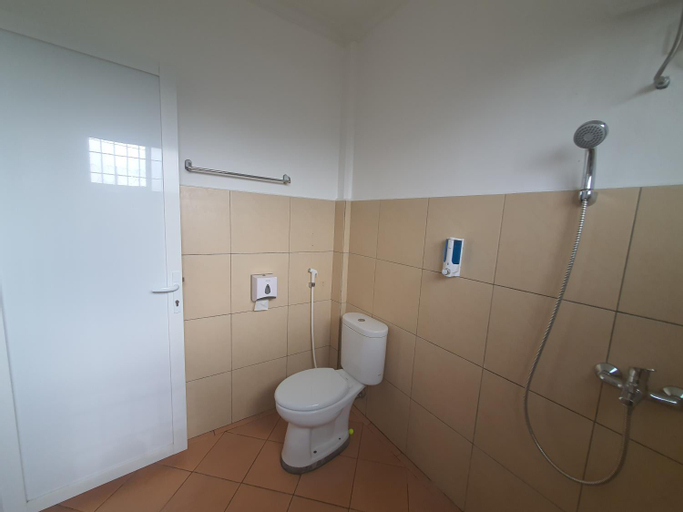 Bathroom 8