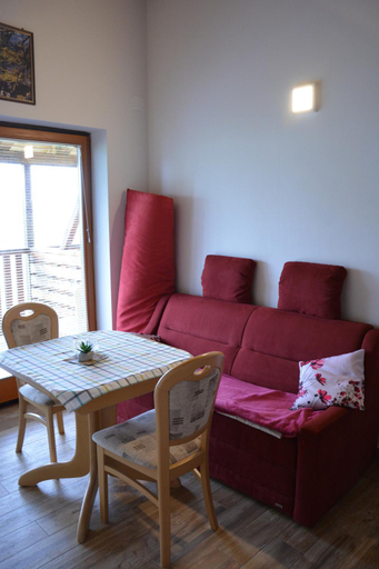 Others 5, Apartmaji Kobal, Ajdovščina