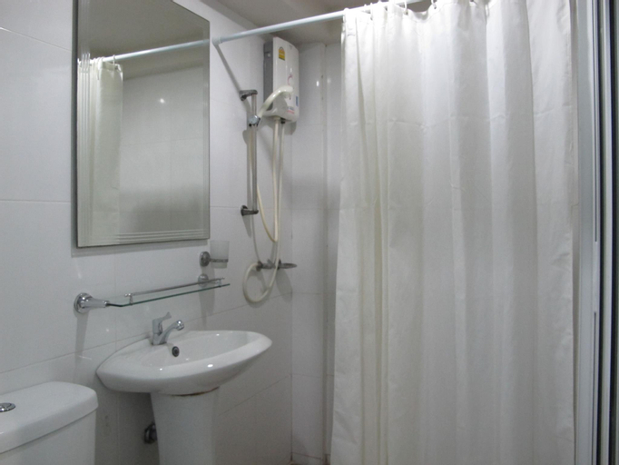 Bathroom 8