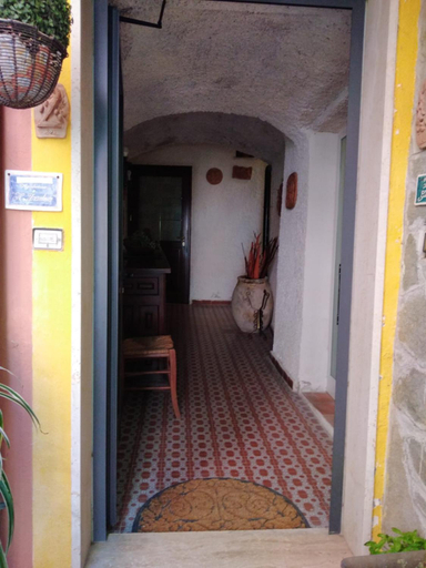 Others 3, Appartamento Fiordaliso, La Spezia