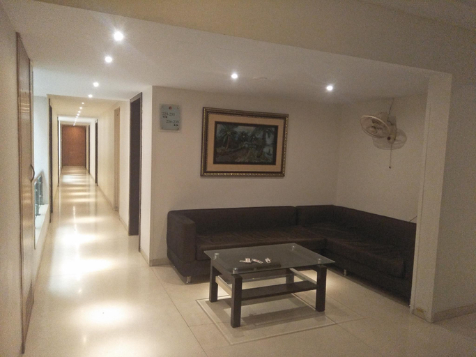 Others 3, Hotel Basera, Pune