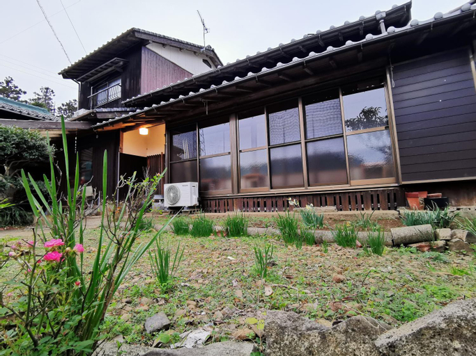 Rent the whole building - Kose la Hirado, Hirado