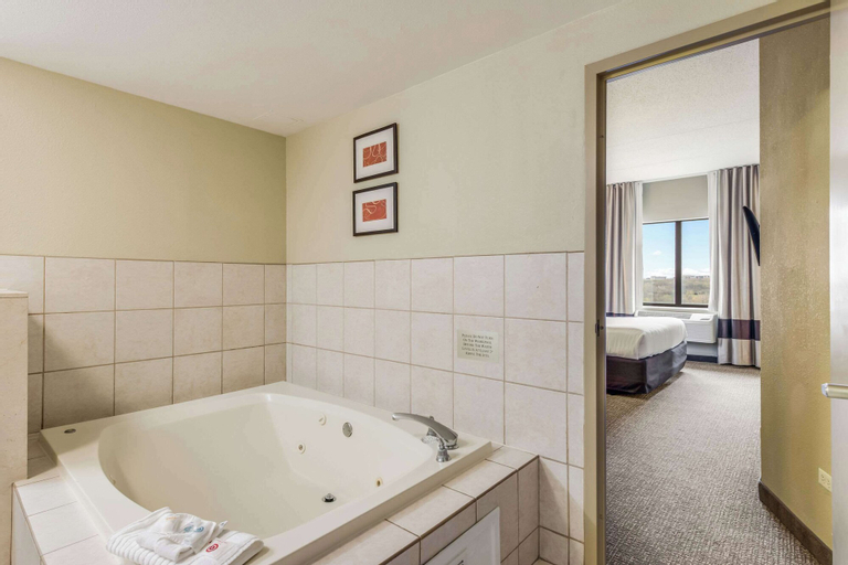 Bedroom 3, Comfort Suites Chicago O'Hare Airport, Cook
