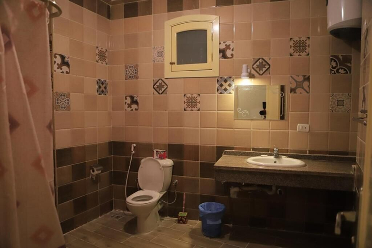 Bathroom 5, Amon Hotel, Luxor