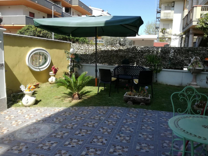 Others 4, VILLA ANNAMARIA, Pescara