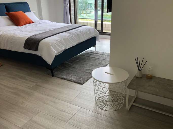 Single Eyelid Hostel, Yilan