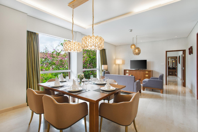 Dining Room 15