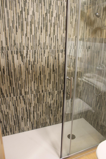 Shower 5, Hostal Cal Siles, Barcelona