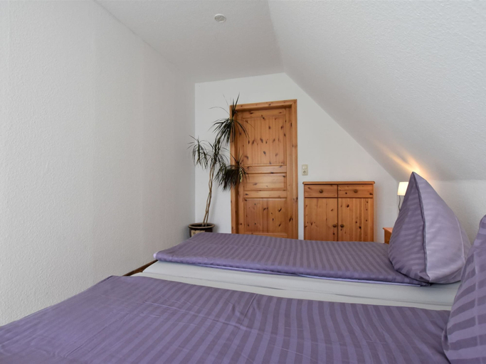 Bedroom 2, 4 Room Holiday Apartment with Garden near Lake, Plön