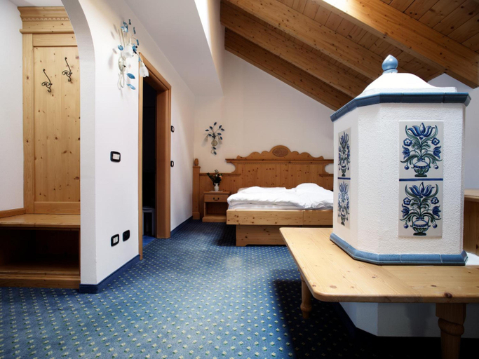 Bedroom 3, Hotel Domina Parco dello Stelvio, Trento
