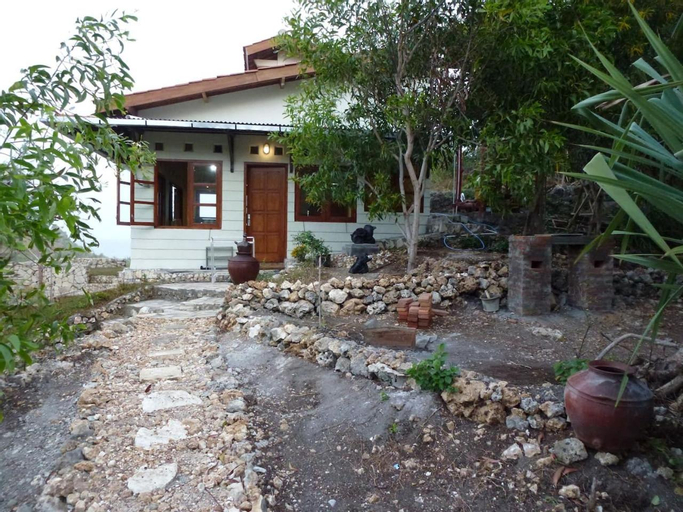 Exterior 5