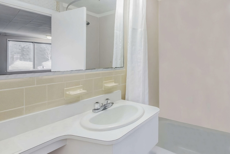 Bathroom 3, Relax Inn Cape Cod, Barnstable