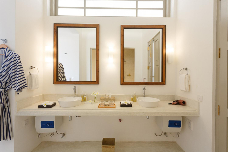 Bathroom 5, Villa Ahasa, Habaraduwa