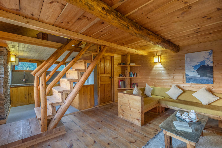 Public Area 2, ELIVAAS Signature 1 BHK Premium Cottage with Sauna - Everly, Shimla