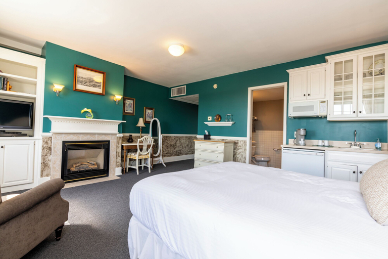 Bedroom 3, Inn on Broadway, Monroe