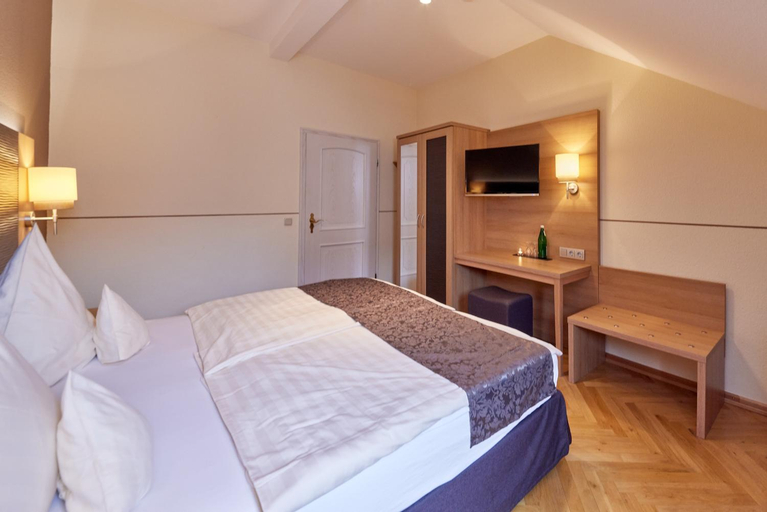 Bedroom 2, Hotel Sankt Maximilian, Bernkastel-Wittlich