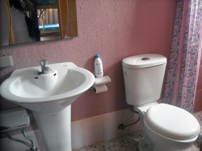 Bathroom 22