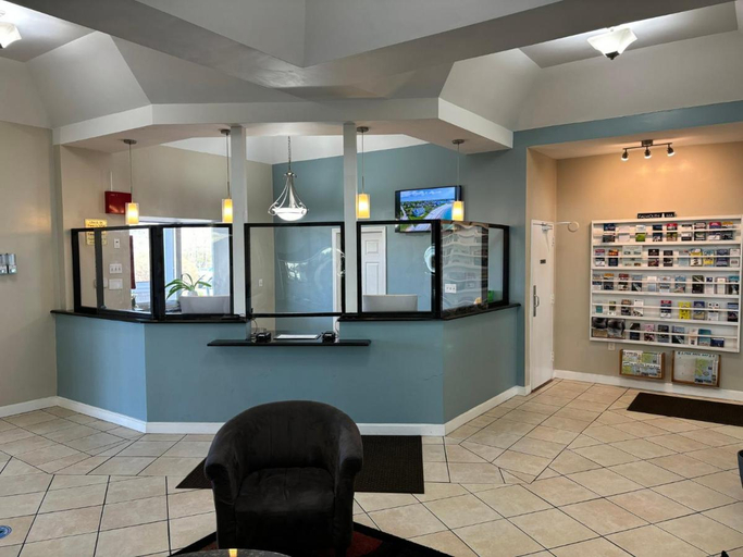 Public Area 3, Admiralty Inn & Suites - a Red Collection Hotel, Barnstable