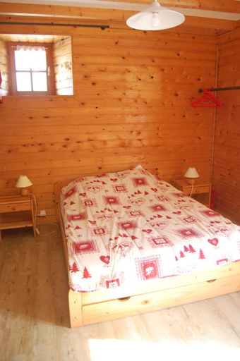 Bedroom 2, Maison de la Combe des Cives, Doubs