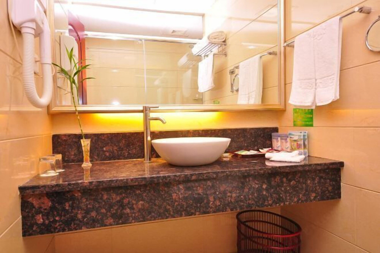 Bathroom 2, Apollo Hotel, Dezhou