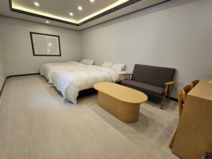 Bedroom 4, VOVO Hotel, Boryeong