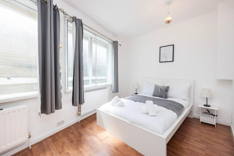 Bedroom 2, Spacious 1 BR Near London Bridge - 5 Min Walk, London