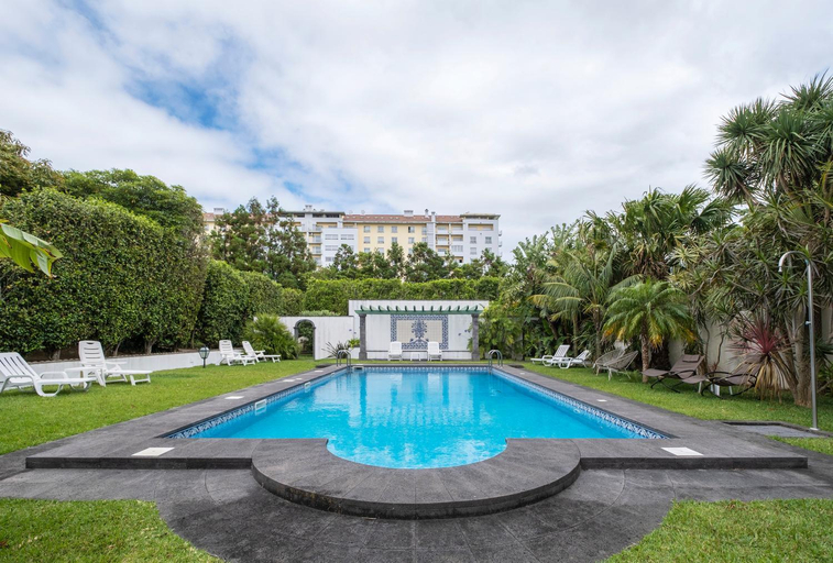 Others 5, Casa das Clivias, Ponta Delgada